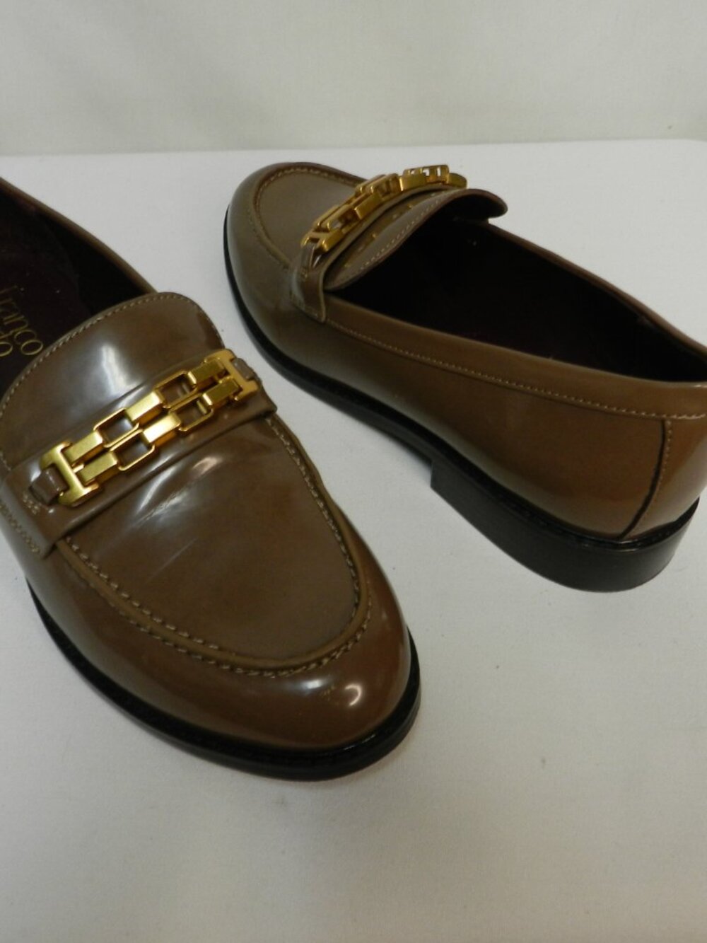 Franco Sarto Akron Size 9 brown patent leather loafers slides w/ gold Chain Link